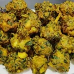 Aloo Palak Pakoda Recipe in Hindi